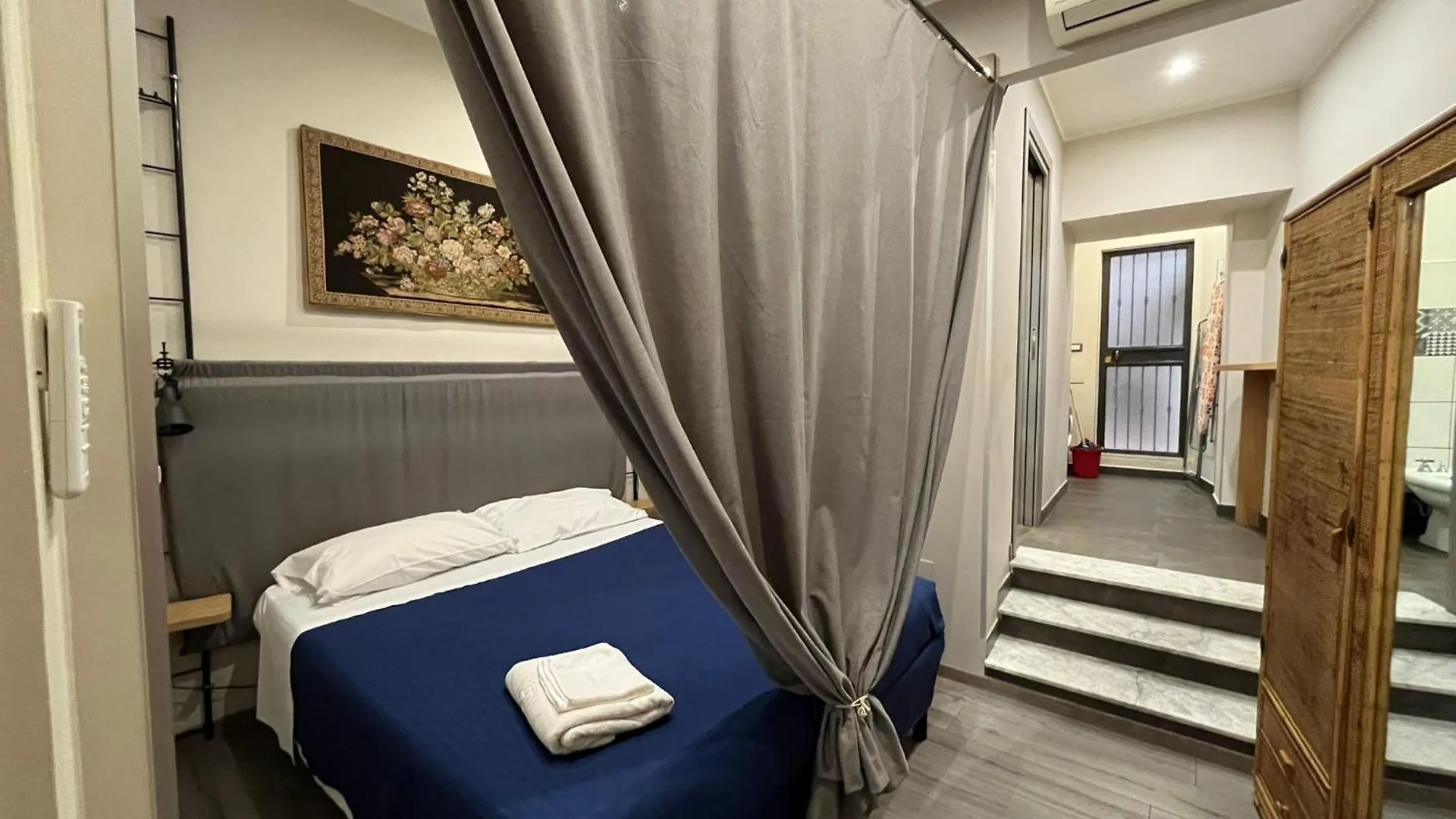 Central Station House Riccardo Catania 0*,  Italy